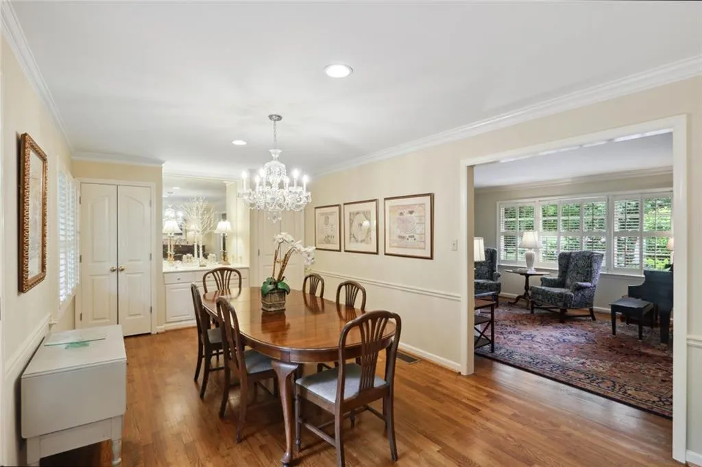 560 High Point Lane, Sandy Springs, Georgia 30342, 4 Bedrooms Bedrooms, ,3 BathroomsBathrooms,Residential,Sold,560 High Point Lane,7057377