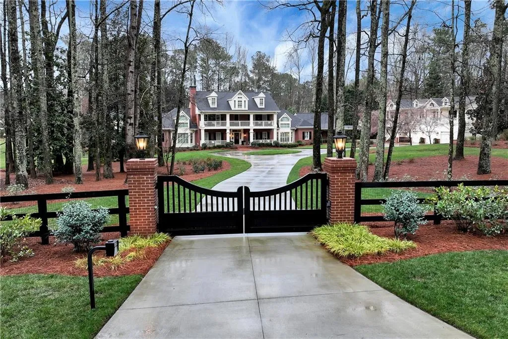 345 Bardolier, Alpharetta, Georgia 30022, Alpharetta, GA 30022 — photo 1 of 56