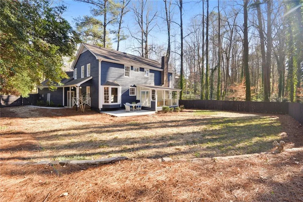 7250 Hunters Branch Drive, Atlanta, Georgia 30328, 4 Bedrooms Bedrooms, ,2 BathroomsBathrooms,Residential,Sold,7250 Hunters Branch Drive,6663277