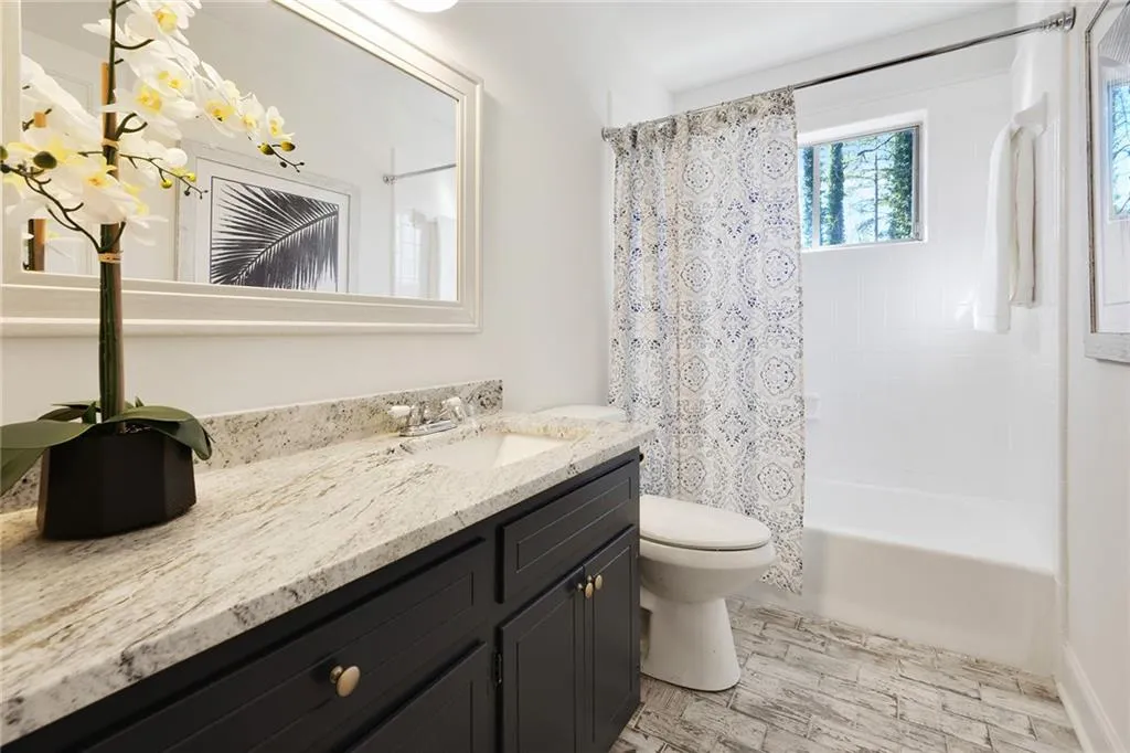7250 Hunters Branch Drive, Atlanta, Georgia 30328, 4 Bedrooms Bedrooms, ,2 BathroomsBathrooms,Residential,Sold,7250 Hunters Branch Drive,6663277
