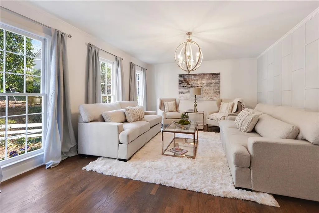 7250 Hunters Branch Drive, Atlanta, Georgia 30328, 4 Bedrooms Bedrooms, ,2 BathroomsBathrooms,Residential,Sold,7250 Hunters Branch Drive,6663277