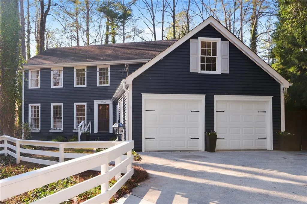 7250 Hunters Branch Drive, Atlanta, Georgia 30328, 4 Bedrooms Bedrooms, ,2 BathroomsBathrooms,Residential,Sold,7250 Hunters Branch Drive,6663277