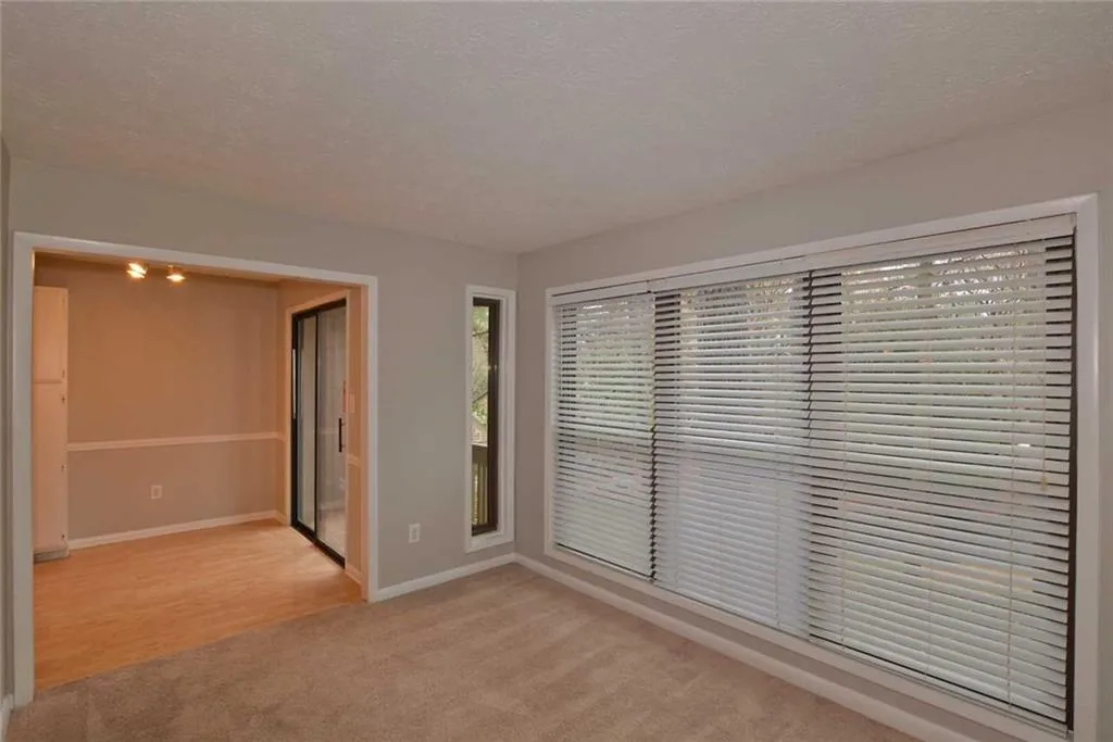 8740 Roswell Road Unit 5f, Atlanta, Georgia 30350, 2 Bedrooms Bedrooms, ,2 BathroomsBathrooms,Residential,Sold,8740 Roswell Road Unit 5f,6109005