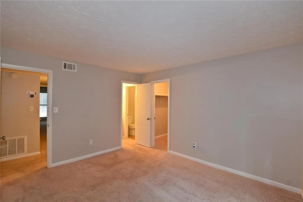 8740 Roswell Road Unit 5f, Atlanta, Georgia 30350, 2 Bedrooms Bedrooms, ,2 BathroomsBathrooms,Residential,Sold,8740 Roswell Road Unit 5f,6109005