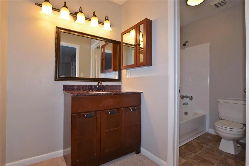 8740 Roswell Road Unit 5f, Atlanta, Georgia 30350, 2 Bedrooms Bedrooms, ,2 BathroomsBathrooms,Residential,Sold,8740 Roswell Road Unit 5f,6109005