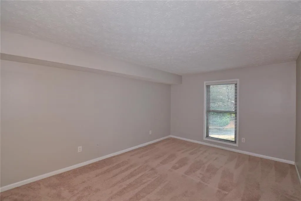 8740 Roswell Road Unit 5f, Atlanta, Georgia 30350, 2 Bedrooms Bedrooms, ,2 BathroomsBathrooms,Residential,Sold,8740 Roswell Road Unit 5f,6109005