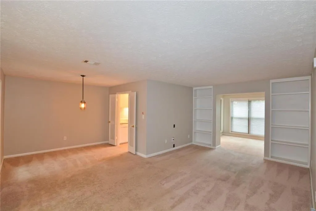 8740 Roswell Road Unit 5f, Atlanta, Georgia 30350, 2 Bedrooms Bedrooms, ,2 BathroomsBathrooms,Residential,Sold,8740 Roswell Road Unit 5f,6109005