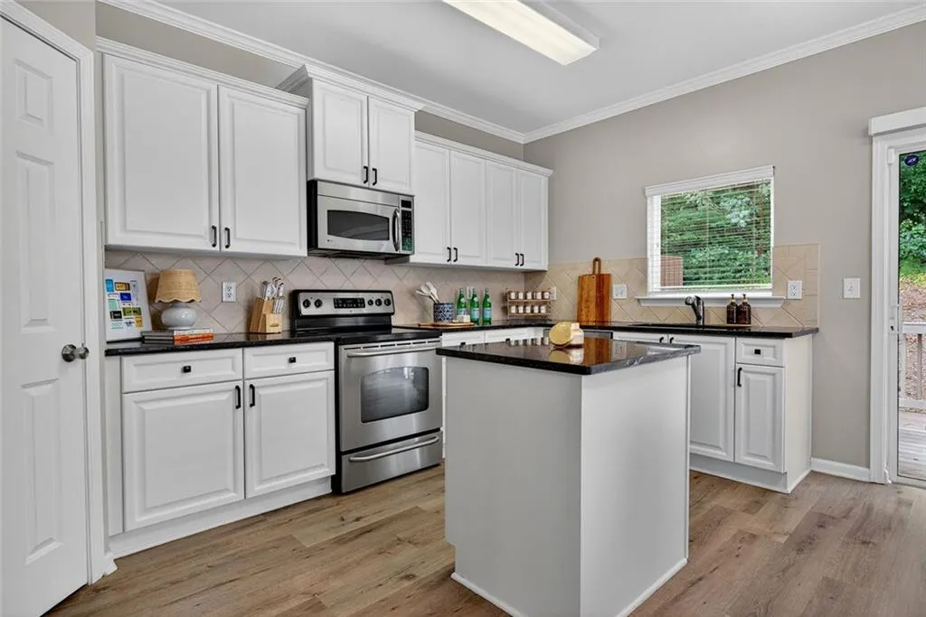 1384 Liberty Parkway Nw, Atlanta, Georgia 30318, 3 Bedrooms Bedrooms, ,3 BathroomsBathrooms,Residential,For Sale,1384 Liberty Parkway Nw,7643616