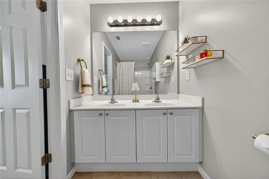 1384 Liberty Parkway Nw, Atlanta, Georgia 30318, 3 Bedrooms Bedrooms, ,3 BathroomsBathrooms,Residential,For Sale,1384 Liberty Parkway Nw,7643616