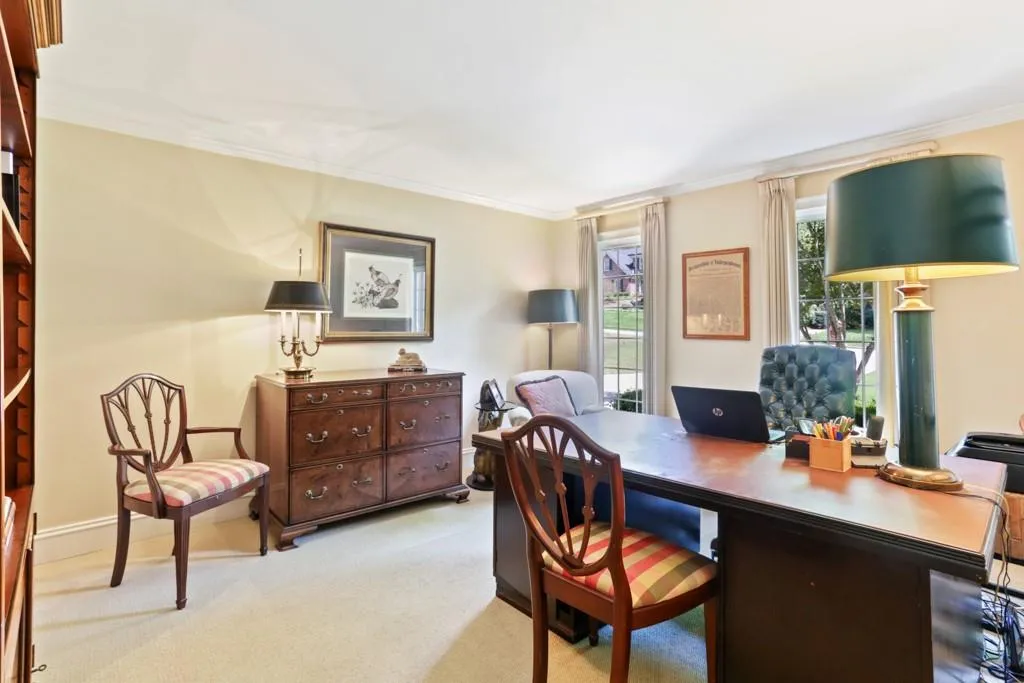 380 Spindle Court, Sandy Springs, Georgia 30350, 6 Bedrooms Bedrooms, ,5 BathroomsBathrooms,Residential,Sold,380 Spindle Court,6613197
