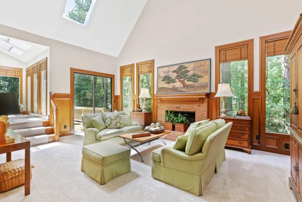 380 Spindle Court, Sandy Springs, Georgia 30350, 6 Bedrooms Bedrooms, ,5 BathroomsBathrooms,Residential,Sold,380 Spindle Court,6613197
