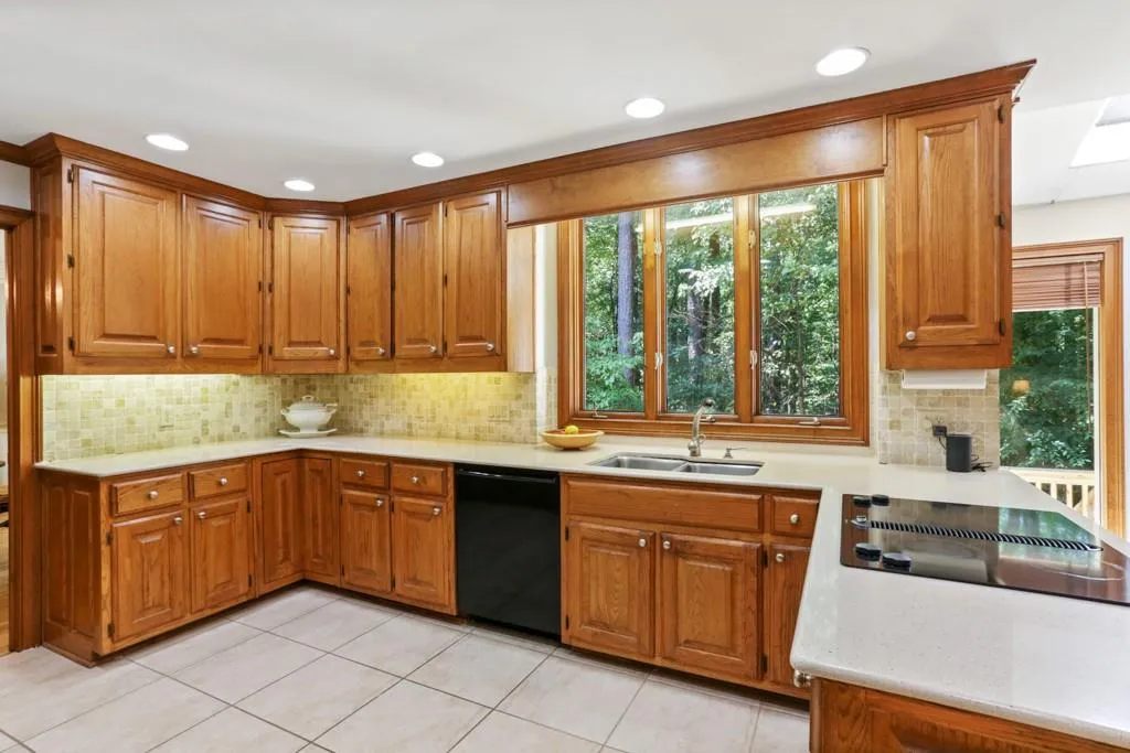 380 Spindle Court, Sandy Springs, Georgia 30350, 6 Bedrooms Bedrooms, ,5 BathroomsBathrooms,Residential,Sold,380 Spindle Court,6613197