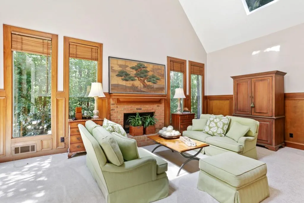 380 Spindle Court, Sandy Springs, Georgia 30350, 6 Bedrooms Bedrooms, ,5 BathroomsBathrooms,Residential,Sold,380 Spindle Court,6613197