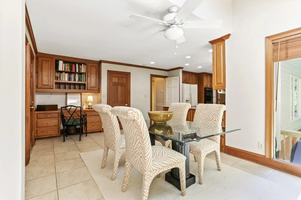 380 Spindle Court, Sandy Springs, Georgia 30350, 6 Bedrooms Bedrooms, ,5 BathroomsBathrooms,Residential,Sold,380 Spindle Court,6613197
