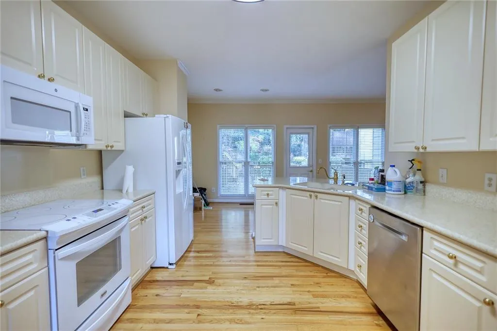 310 Halah Circle Ne, Sandy Springs, Georgia 30328, 3 Bedrooms Bedrooms, ,2 BathroomsBathrooms,Residential,Sold,310 Halah Circle Ne,7154886