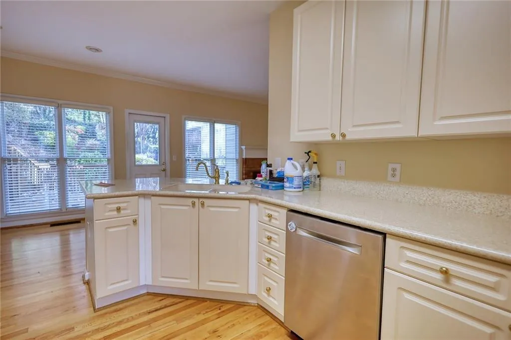 310 Halah Circle Ne, Sandy Springs, Georgia 30328, 3 Bedrooms Bedrooms, ,2 BathroomsBathrooms,Residential,Sold,310 Halah Circle Ne,7154886