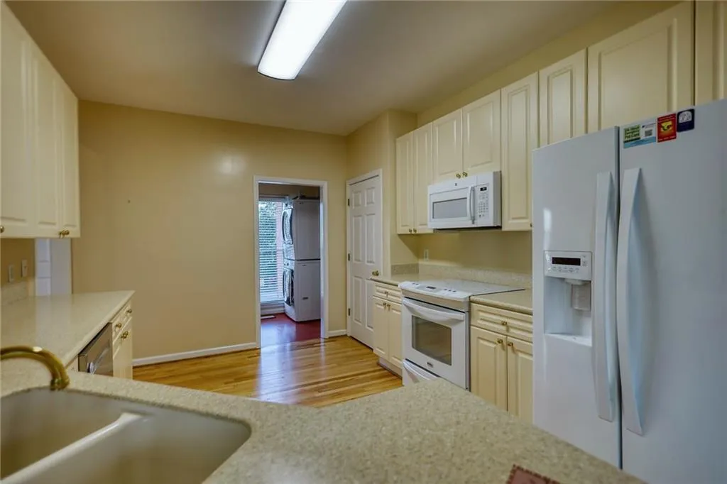 310 Halah Circle Ne, Sandy Springs, Georgia 30328, 3 Bedrooms Bedrooms, ,2 BathroomsBathrooms,Residential,Sold,310 Halah Circle Ne,7154886
