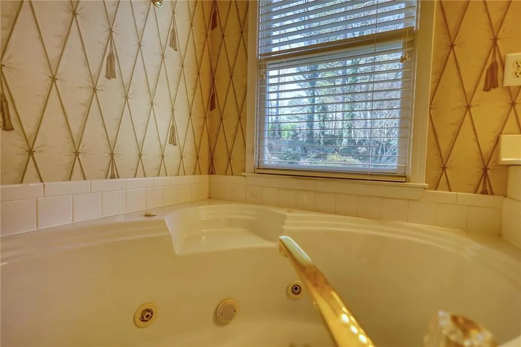 310 Halah Circle Ne, Sandy Springs, Georgia 30328, 3 Bedrooms Bedrooms, ,2 BathroomsBathrooms,Residential,Sold,310 Halah Circle Ne,7154886