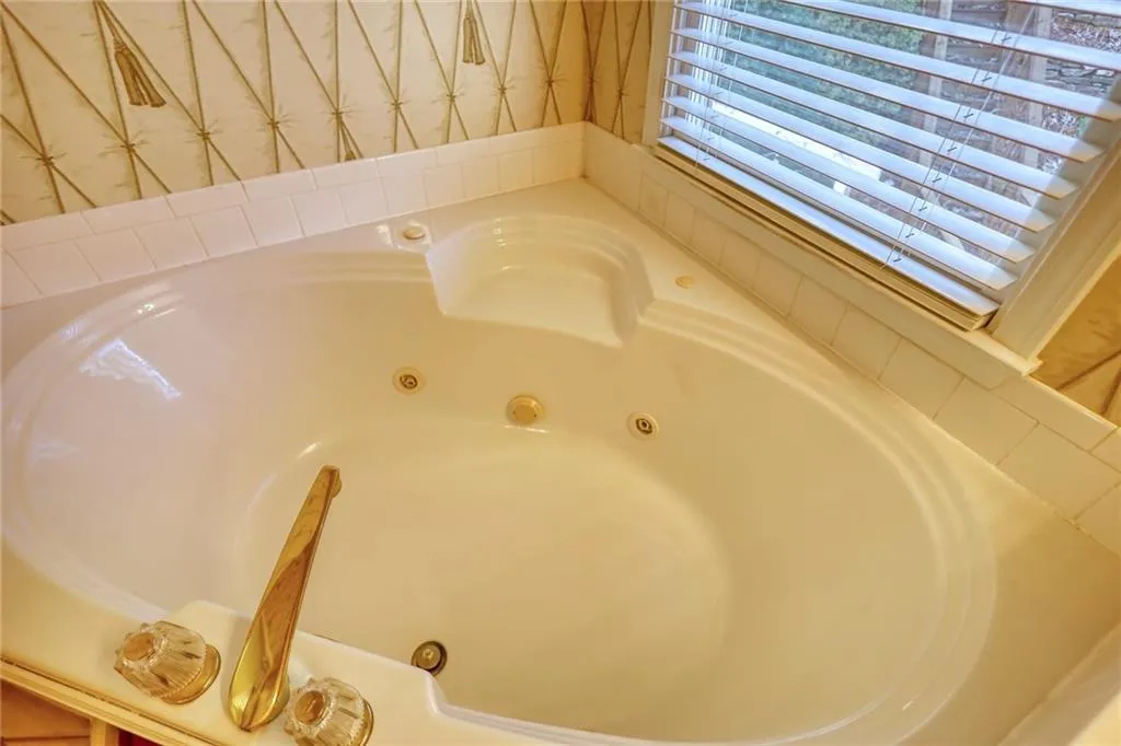 310 Halah Circle Ne, Sandy Springs, Georgia 30328, 3 Bedrooms Bedrooms, ,2 BathroomsBathrooms,Residential,Sold,310 Halah Circle Ne,7154886
