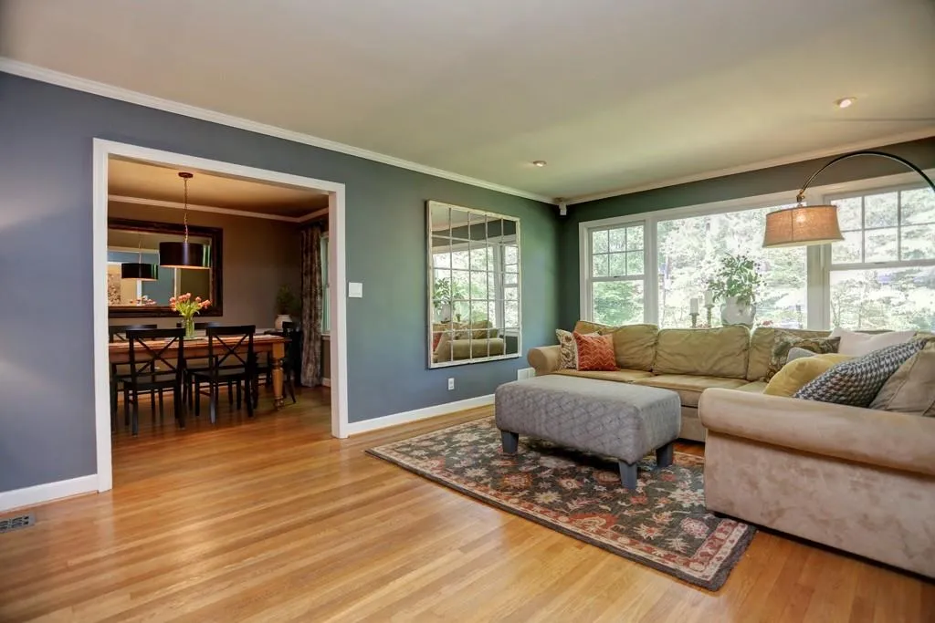 6855 Castleton Drive, Sandy Springs, Georgia 30328, 4 Bedrooms Bedrooms, ,3 BathroomsBathrooms,Residential,Sold,6855 Castleton Drive,5556677