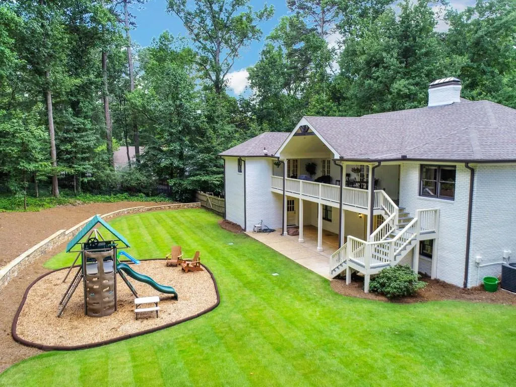 5535 Cross Gate Court Nw, Atlanta, Georgia 30327, 5 Bedrooms Bedrooms, ,3 BathroomsBathrooms,Residential,Sold,5535 Cross Gate Court Nw,6750915