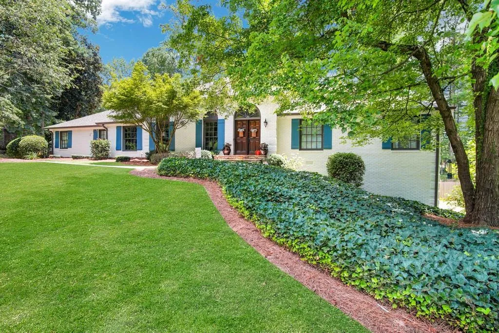 5535 Cross Gate Court Nw, Atlanta, Georgia 30327, 5 Bedrooms Bedrooms, ,3 BathroomsBathrooms,Residential,Sold,5535 Cross Gate Court Nw,6750915