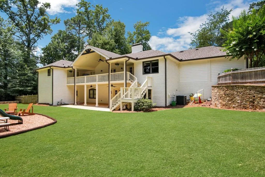 5535 Cross Gate Court Nw, Atlanta, Georgia 30327, 5 Bedrooms Bedrooms, ,3 BathroomsBathrooms,Residential,Sold,5535 Cross Gate Court Nw,6750915