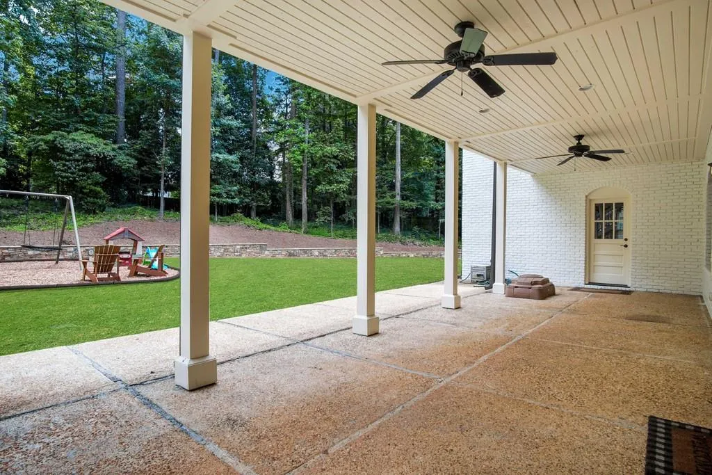 5535 Cross Gate Court Nw, Atlanta, Georgia 30327, 5 Bedrooms Bedrooms, ,3 BathroomsBathrooms,Residential,Sold,5535 Cross Gate Court Nw,6750915