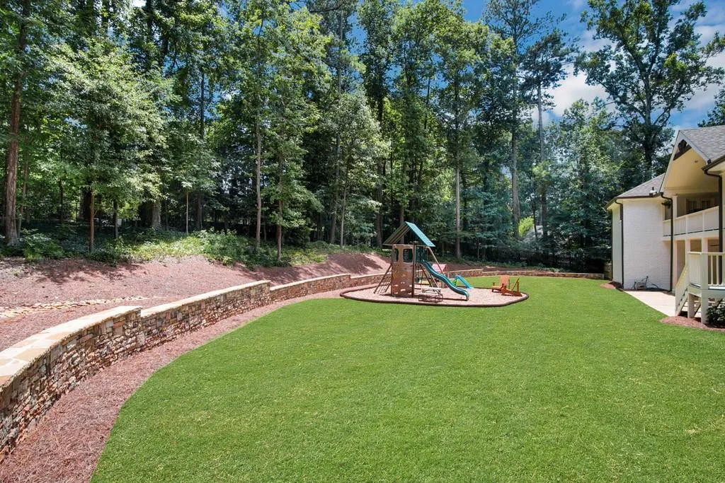 5535 Cross Gate Court Nw, Atlanta, Georgia 30327, 5 Bedrooms Bedrooms, ,3 BathroomsBathrooms,Residential,Sold,5535 Cross Gate Court Nw,6750915