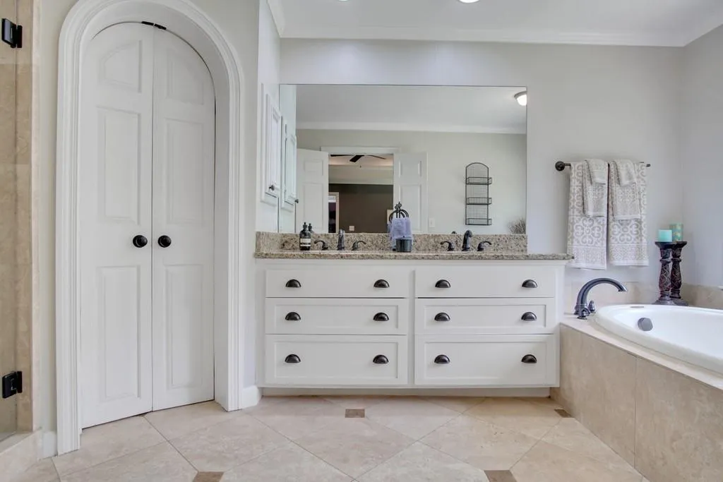 5535 Cross Gate Court Nw, Atlanta, Georgia 30327, 5 Bedrooms Bedrooms, ,3 BathroomsBathrooms,Residential,Sold,5535 Cross Gate Court Nw,6750915