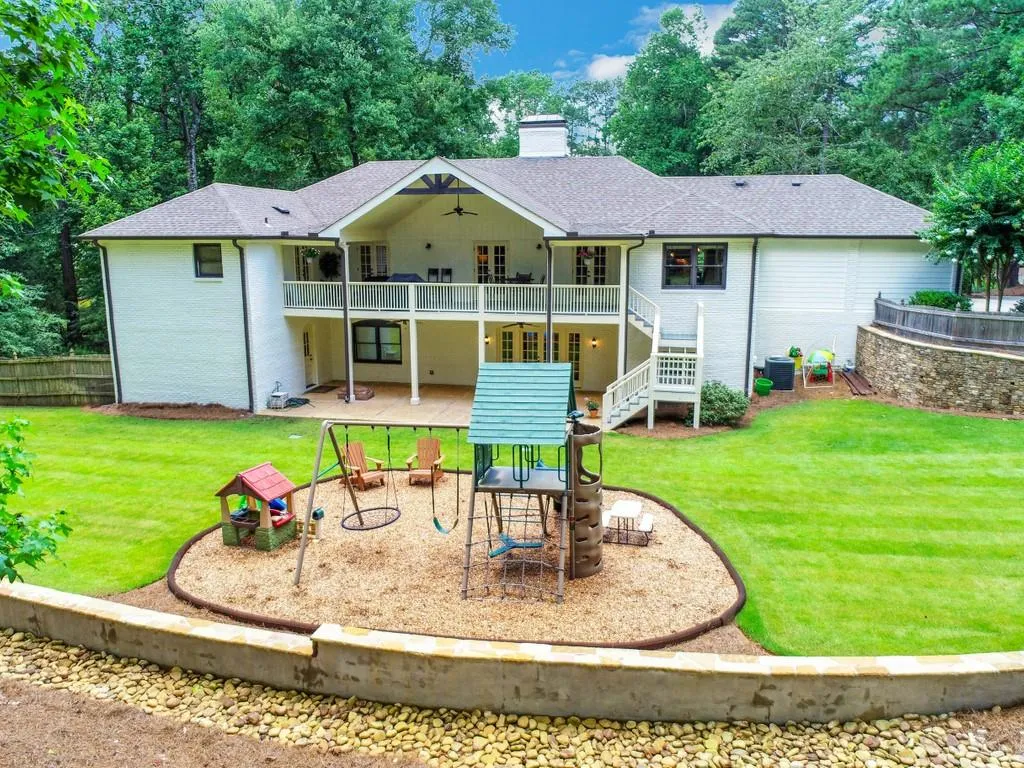 5535 Cross Gate Court Nw, Atlanta, Georgia 30327, 5 Bedrooms Bedrooms, ,3 BathroomsBathrooms,Residential,Sold,5535 Cross Gate Court Nw,6750915