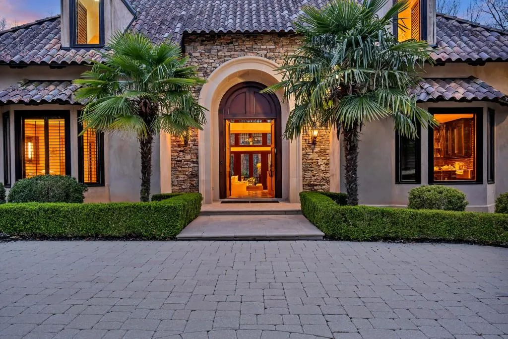 8 Powers Chase Circle, Sandy Springs, Georgia 30327, 4 Bedrooms Bedrooms, ,5 BathroomsBathrooms,Residential,Sold,8 Powers Chase Circle,6695142