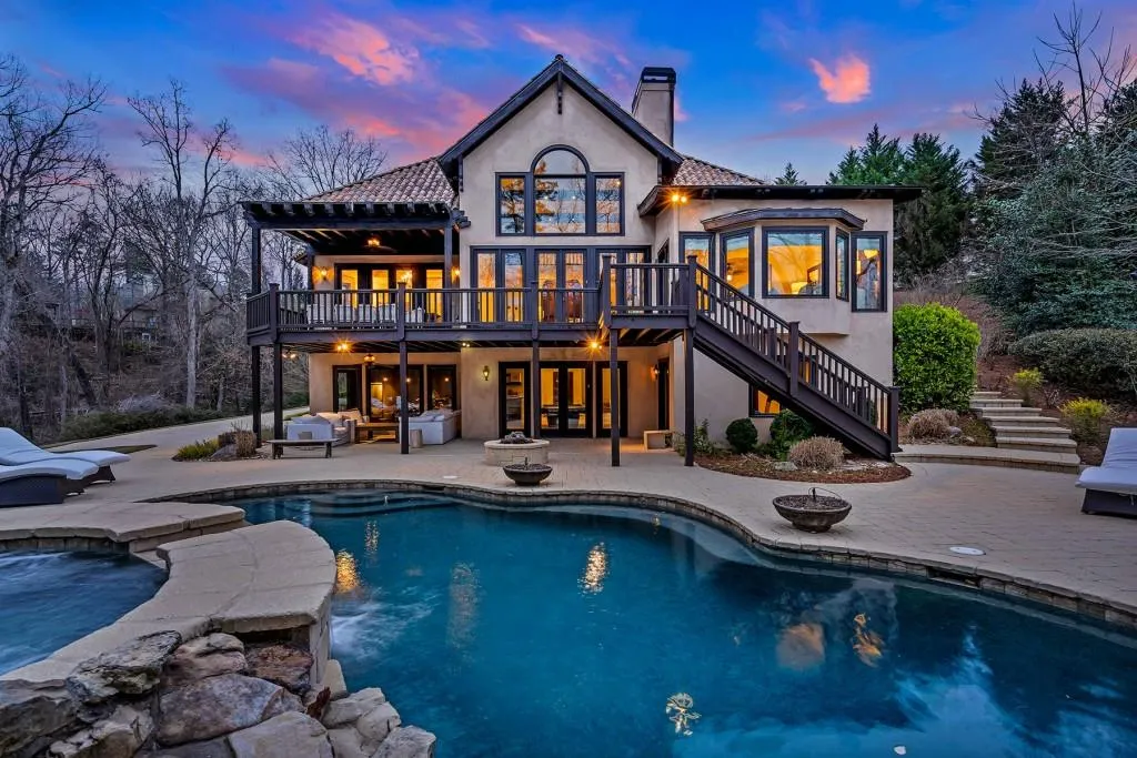 8 Powers Chase Circle, Sandy Springs, Georgia 30327, 4 Bedrooms Bedrooms, ,5 BathroomsBathrooms,Residential,Sold,8 Powers Chase Circle,6695142