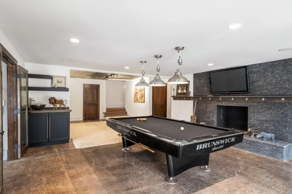 8 Powers Chase Circle, Sandy Springs, Georgia 30327, 4 Bedrooms Bedrooms, ,5 BathroomsBathrooms,Residential,Sold,8 Powers Chase Circle,6695142