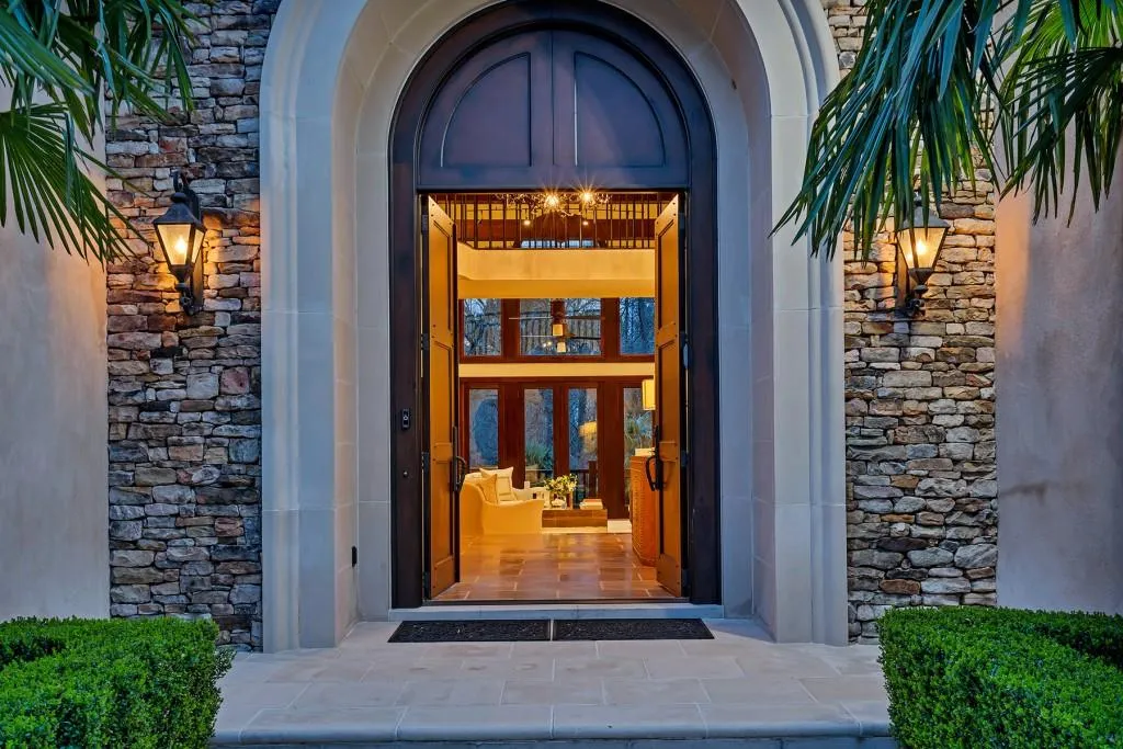 8 Powers Chase Circle, Sandy Springs, Georgia 30327, 4 Bedrooms Bedrooms, ,5 BathroomsBathrooms,Residential,Sold,8 Powers Chase Circle,6695142