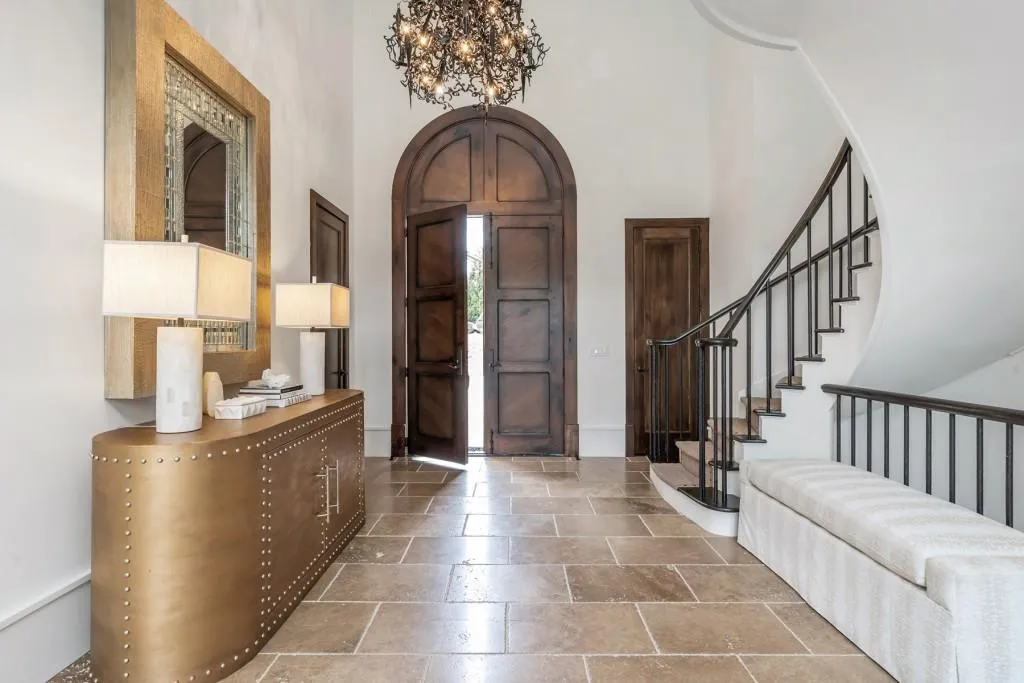 8 Powers Chase Circle, Sandy Springs, Georgia 30327, 4 Bedrooms Bedrooms, ,5 BathroomsBathrooms,Residential,Sold,8 Powers Chase Circle,6695142