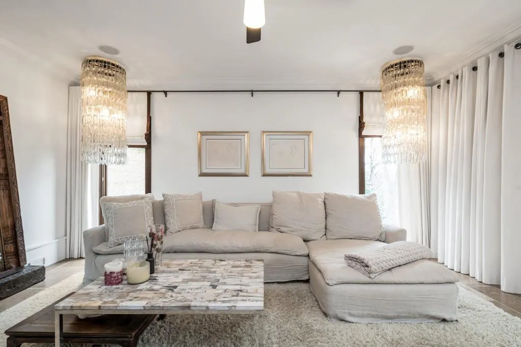 8 Powers Chase Circle, Sandy Springs, Georgia 30327, 4 Bedrooms Bedrooms, ,5 BathroomsBathrooms,Residential,Sold,8 Powers Chase Circle,6695142