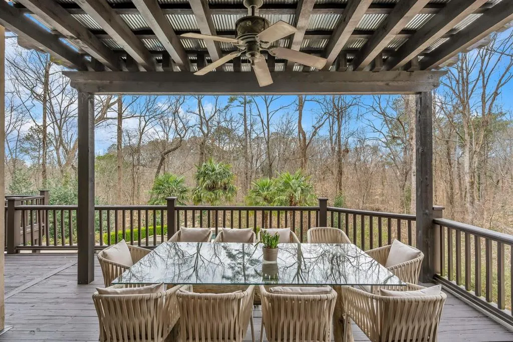 8 Powers Chase Circle, Sandy Springs, Georgia 30327, 4 Bedrooms Bedrooms, ,5 BathroomsBathrooms,Residential,Sold,8 Powers Chase Circle,6695142