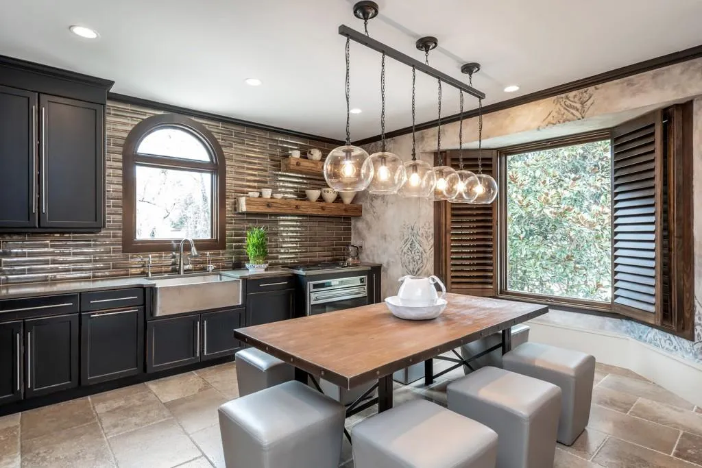 8 Powers Chase Circle, Sandy Springs, Georgia 30327, 4 Bedrooms Bedrooms, ,5 BathroomsBathrooms,Residential,Sold,8 Powers Chase Circle,6695142