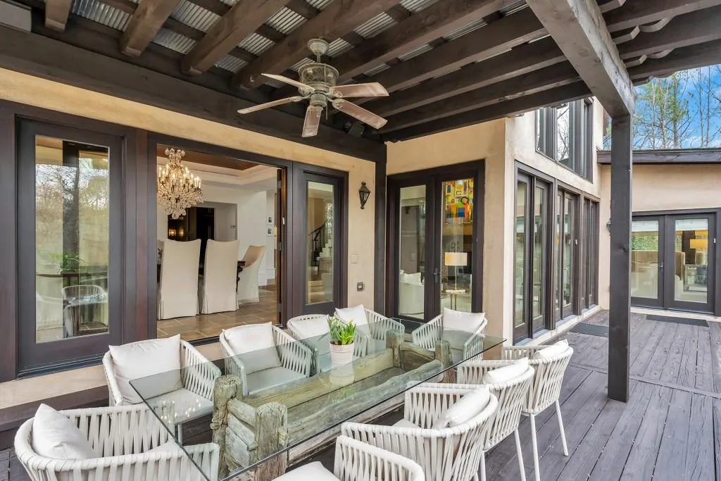 8 Powers Chase Circle, Sandy Springs, Georgia 30327, 4 Bedrooms Bedrooms, ,5 BathroomsBathrooms,Residential,Sold,8 Powers Chase Circle,6695142