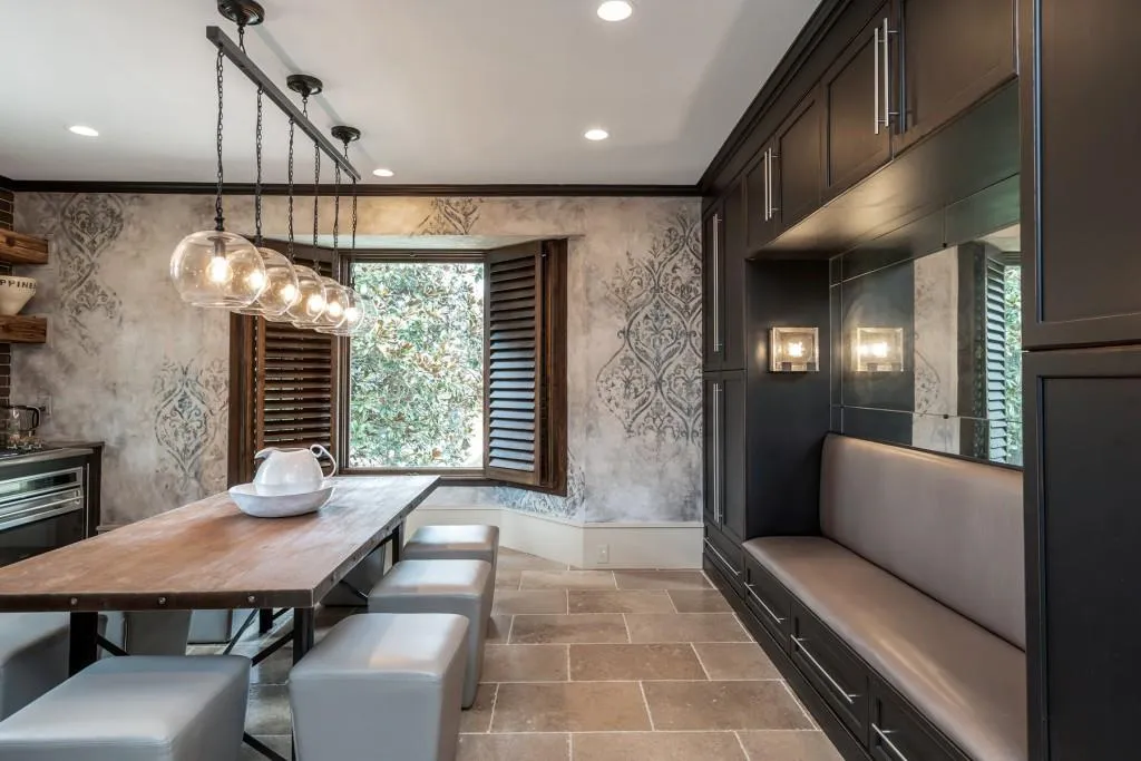 8 Powers Chase Circle, Sandy Springs, Georgia 30327, 4 Bedrooms Bedrooms, ,5 BathroomsBathrooms,Residential,Sold,8 Powers Chase Circle,6695142