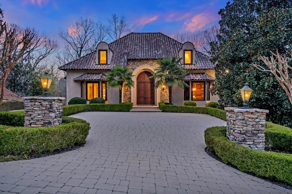 8 Powers Chase Circle, Sandy Springs, Georgia 30327, 4 Bedrooms Bedrooms, ,5 BathroomsBathrooms,Residential,Sold,8 Powers Chase Circle,6695142