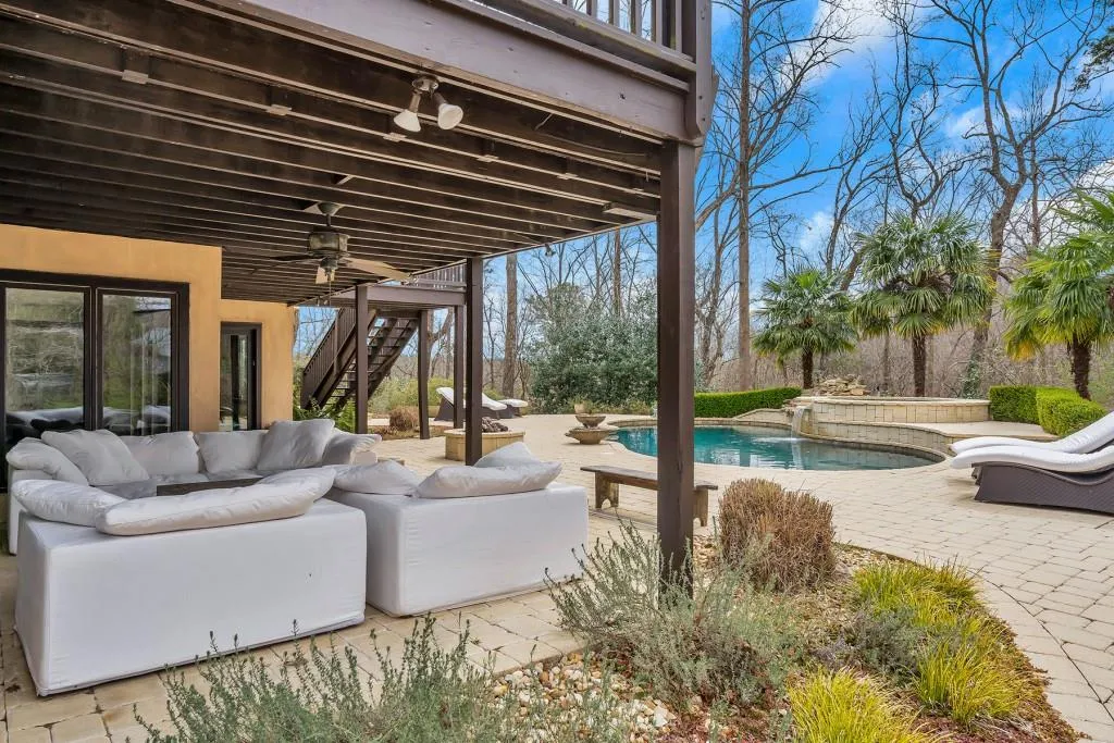 8 Powers Chase Circle, Sandy Springs, Georgia 30327, 4 Bedrooms Bedrooms, ,5 BathroomsBathrooms,Residential,Sold,8 Powers Chase Circle,6695142