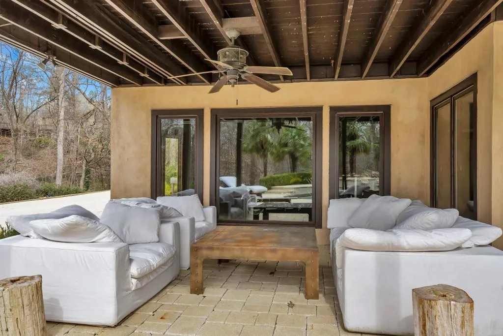 8 Powers Chase Circle, Sandy Springs, Georgia 30327, 4 Bedrooms Bedrooms, ,5 BathroomsBathrooms,Residential,Sold,8 Powers Chase Circle,6695142