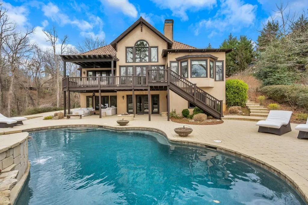 8 Powers Chase Circle, Sandy Springs, Georgia 30327, 4 Bedrooms Bedrooms, ,5 BathroomsBathrooms,Residential,Sold,8 Powers Chase Circle,6695142