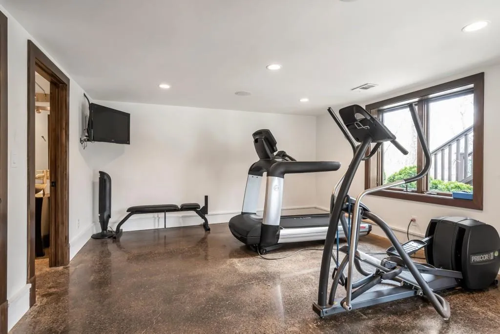 8 Powers Chase Circle, Sandy Springs, Georgia 30327, 4 Bedrooms Bedrooms, ,5 BathroomsBathrooms,Residential,Sold,8 Powers Chase Circle,6695142