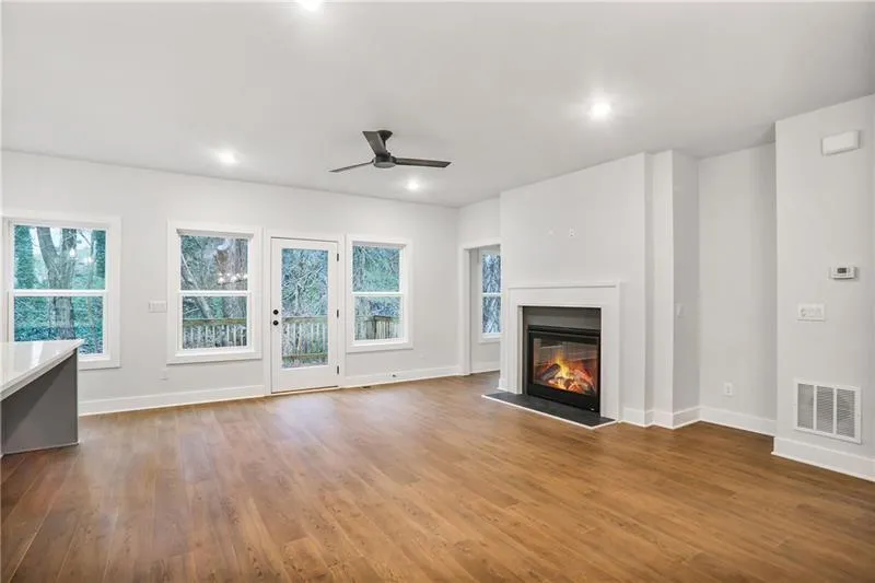 522 Pierce Avenue Nw, Atlanta, Georgia 30318, 5 Bedrooms Bedrooms, 0 ,5 BathroomsBathrooms,Residential,Sold,522 Pierce Avenue Nw,7659549