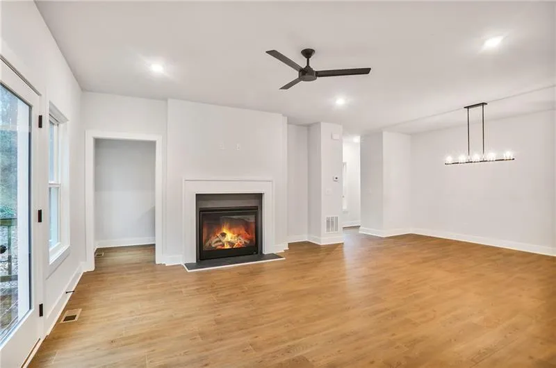 522 Pierce Avenue Nw, Atlanta, Georgia 30318, 5 Bedrooms Bedrooms, 0 ,5 BathroomsBathrooms,Residential,Sold,522 Pierce Avenue Nw,7659549