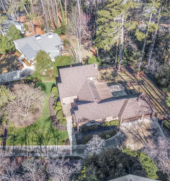 6165 Weatherly Drive, Sandy Springs, Georgia 30328, 5 Bedrooms Bedrooms, ,4 BathroomsBathrooms,Residential,Sold,6165 Weatherly Drive,6674332