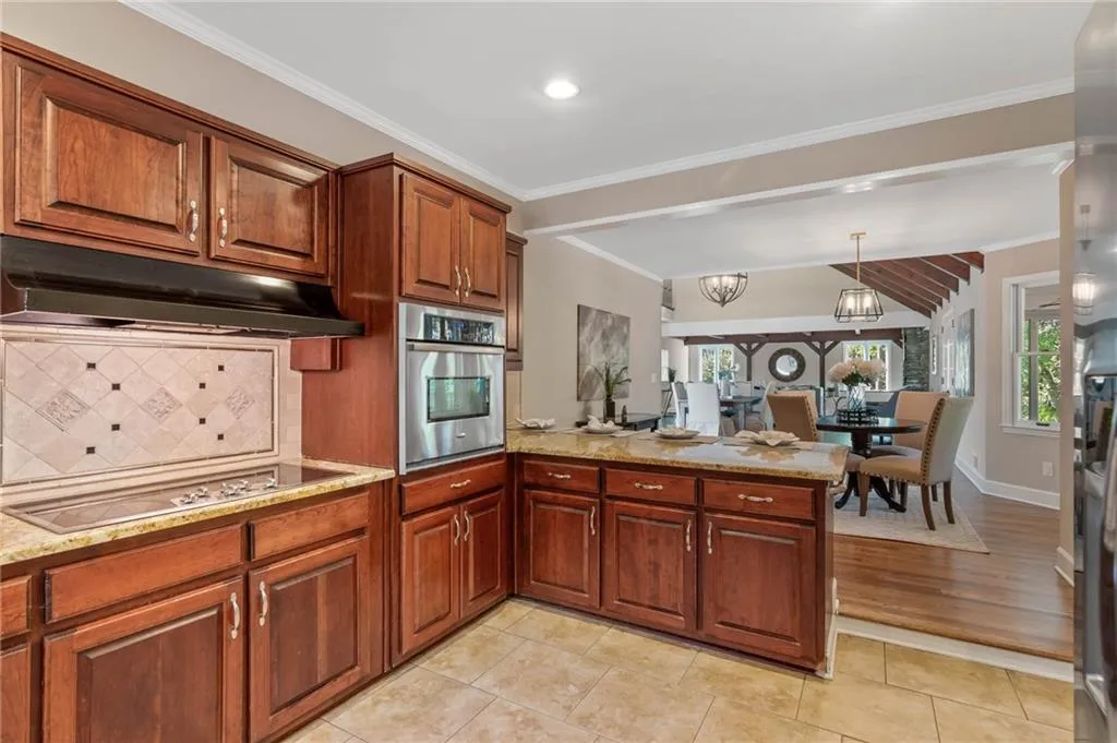 6165 Weatherly Drive, Sandy Springs, Georgia 30328, 5 Bedrooms Bedrooms, ,4 BathroomsBathrooms,Residential,Sold,6165 Weatherly Drive,6674332